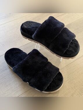 Womens Black Two Band Fluffy House Slippers Size 10 EUR 42 Slip Ons Faux Fur‎